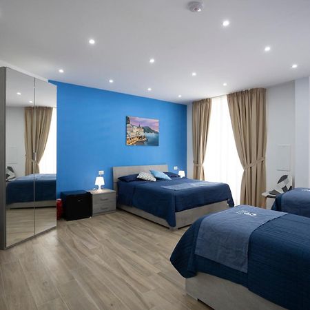 Giuly Suites & Rooms Napoli Bagian luar foto