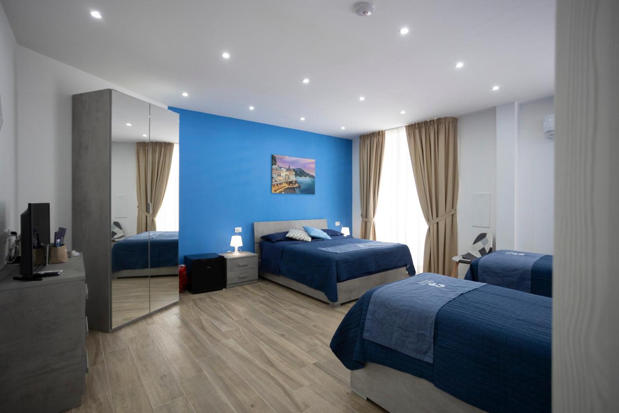 Giuly Suites & Rooms Napoli Bagian luar foto