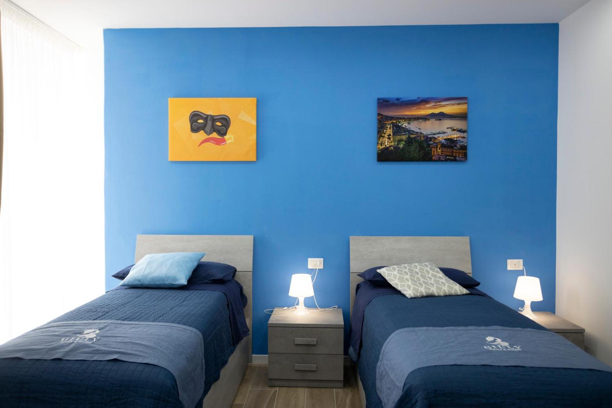 Giuly Suites & Rooms Napoli Bagian luar foto