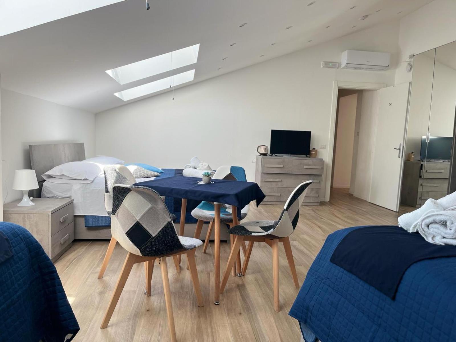 Giuly Suites & Rooms Napoli Bagian luar foto